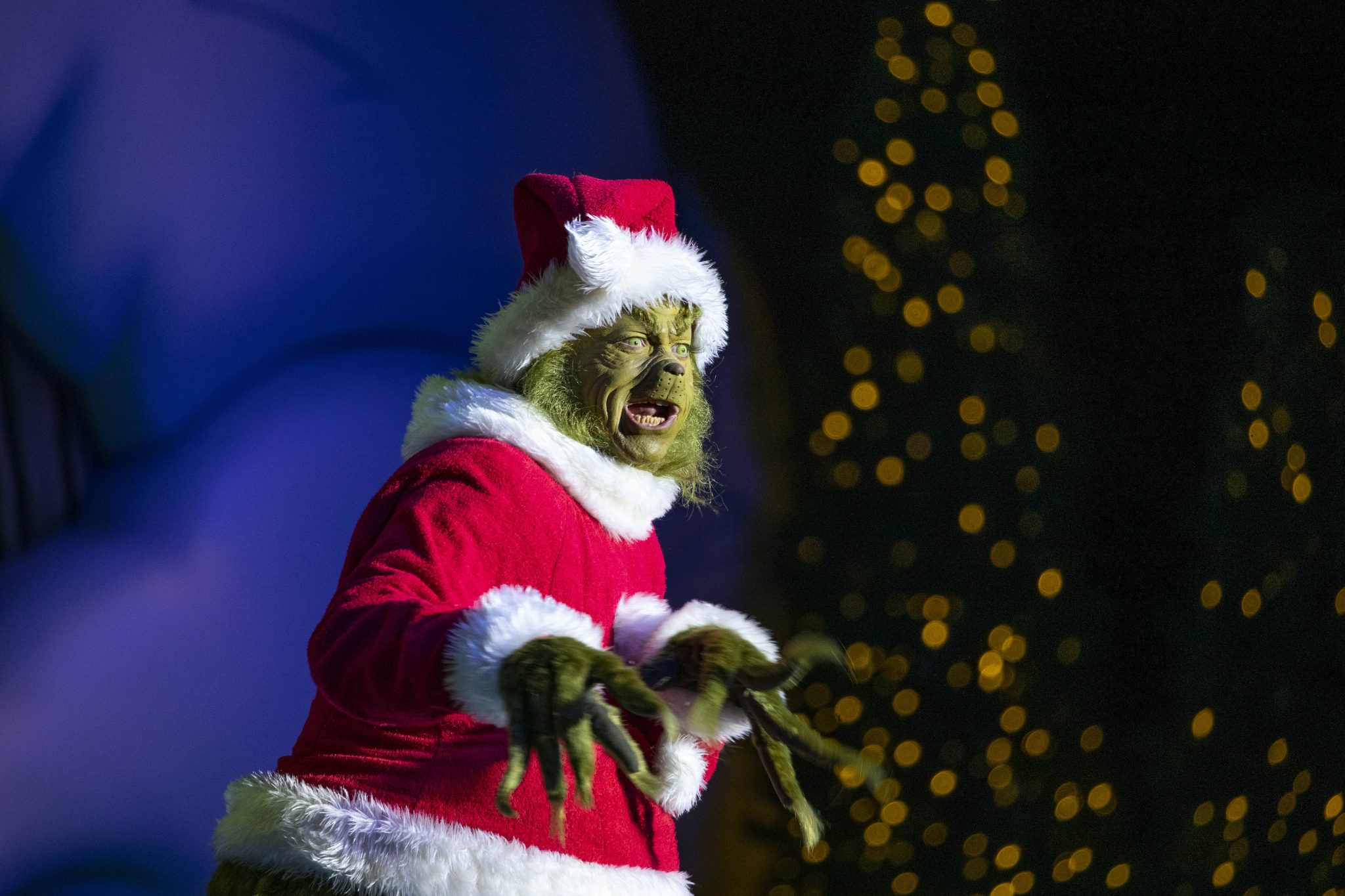 Christmas in Universal Orlando: Complete Magical Guide - Amber Likes